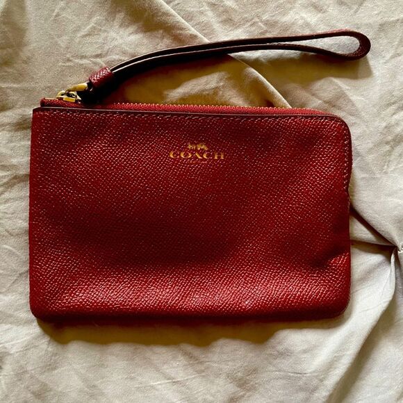 Coach Handbags - Coach Vintage Mauve Wristlets Clutches Leather Bag